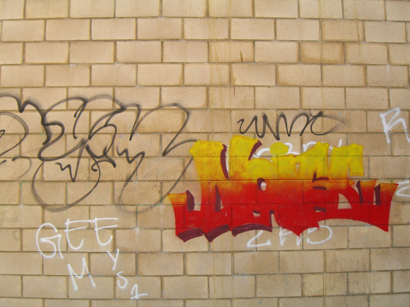 Slow Grafitti. Click for previous image.